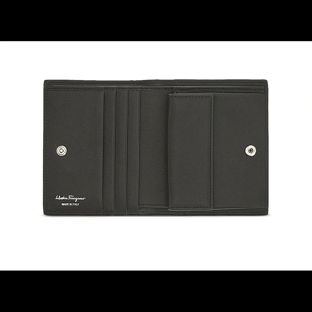 NWT SALVATORE FERRAGAMO Patent Leather Card Case
